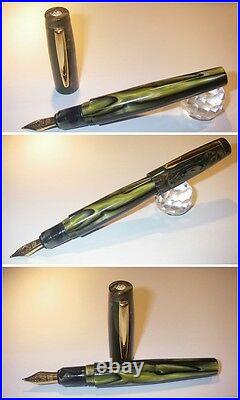 Celluloid Chicago Cigar Stylo Fountain Pen Blancheur Green Marbled Hand Made
