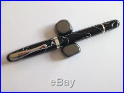 Fountain pen, hand made in Acrylic