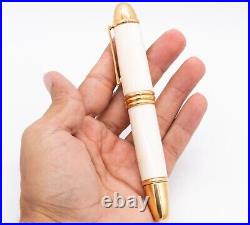 French Bry & Co Paris 1970 Montblanc Fountain Pen In 18Kt Yellow Gold & Bakelite