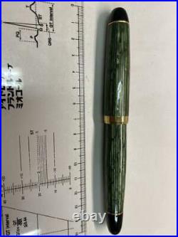 Kato Seisakusho Fountain Pen Handmade Celluloid 2500 Green Stripe Nib 14K Fine
