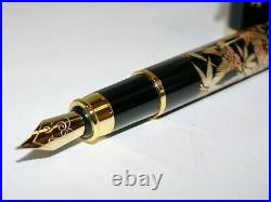 Original fountain pen has a modern maki-e of Sparrow on bamboo forest with box