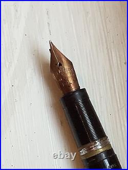 Vtg Schaeffers 14 K Gold Tip Fountain Pen in Brown/Gold Stone Desk Holder Base